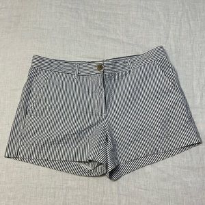 Seersucker stripped GAP shorts